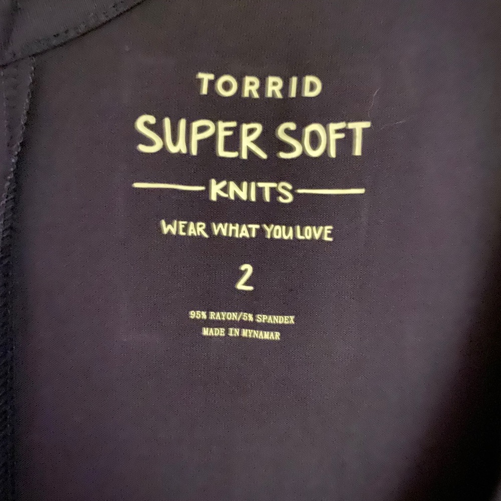 Bnwt Torrid Soft Material 2x Navy - image 4
